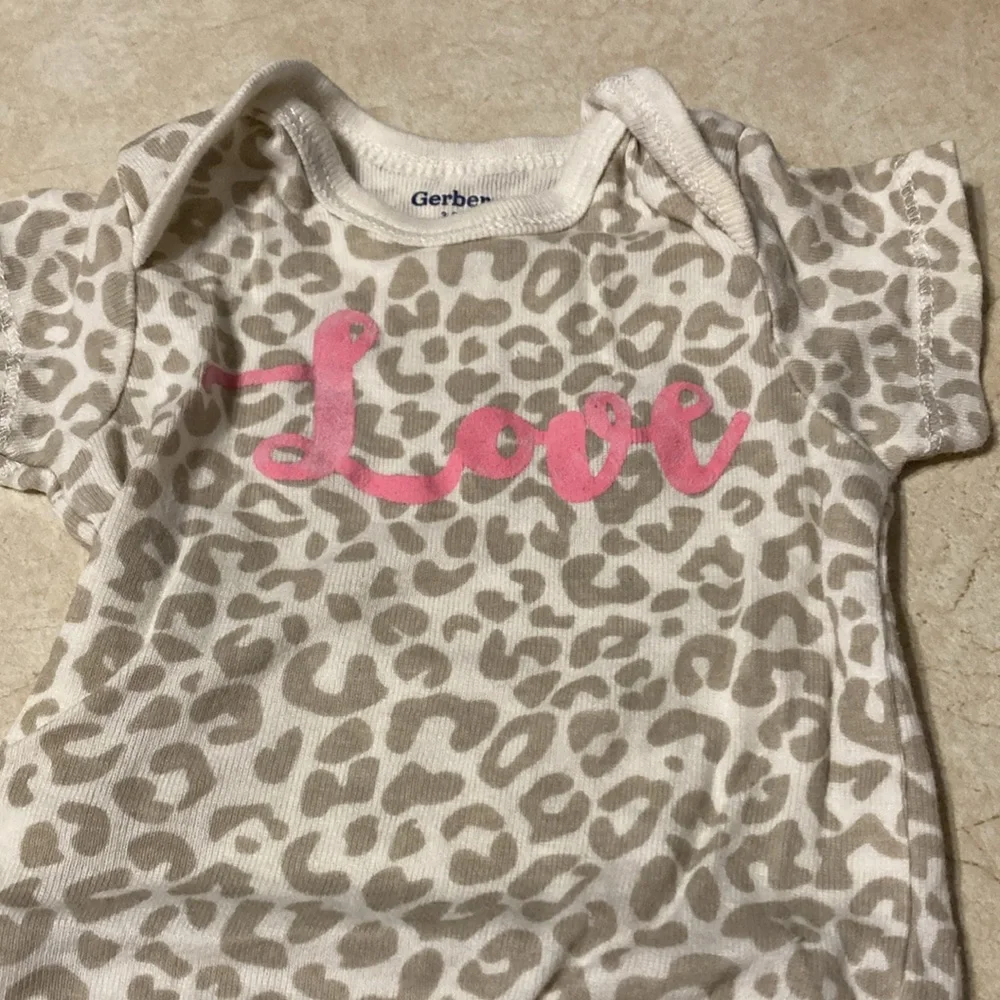 Set of 4 girls onesies size 3-6 months